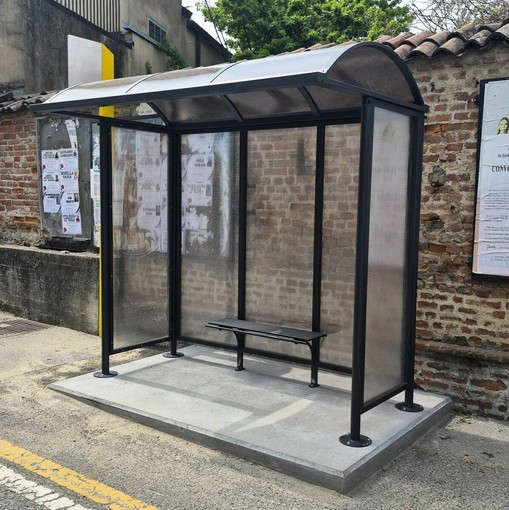 Genola, installata una nuova pensilina in via Cussino