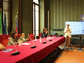 Nelle foto alcuni momenti della presentazione tenuta in municipio Nelle foto alcuni momenti della presentazione tenuta in municipio