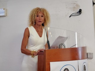 Nelle foto alcuni momenti della presentazione Nelle foto alcuni momenti della presentazione