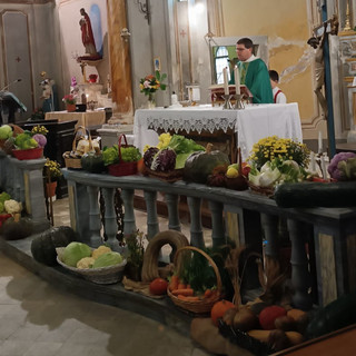 Ceresole d'Alba celebra la Giornata del Ringraziamento: omaggio agli agricoltori Ceresole d'Alba celebra la Giornata del Ringraziamento: omaggio agli agricoltori