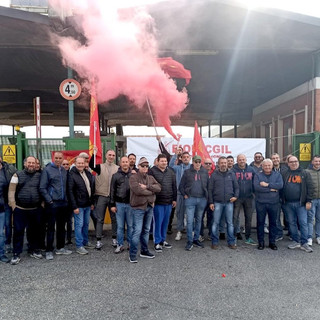 Una presidio dell'ottobre 2025 di fronte all'ex Ilva di Racconigi