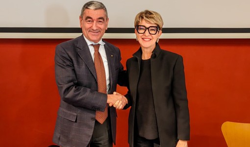 Il prefetto Savastano con Giuliana Cirio, presidente della Fondazione Industriali e direttore generale di Confindustria Cuneo Il prefetto Savastano con Giuliana Cirio, presidente della Fondazione Industriali e direttore generale di Confindustria Cuneo
