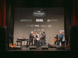 Alcuni momenti del concerto tenuto al Teatro Toselli di Cuneo