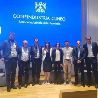 “Territori in movimento”: una fotografia della mobilità di oggi e delle sfide del trasporto pubblico locale “Territori in movimento”: una fotografia della mobilità di oggi e delle sfide del trasporto pubblico locale