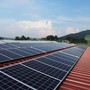 Un impianto fotovoltaico installato su un tetto