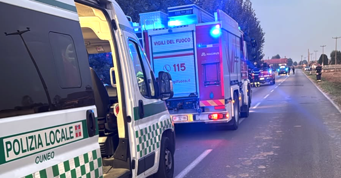 La Polizia Locale è impegnata nei rilievi volti a stabilire con esattezza la dinamica e le responsabilità del sinistro La Polizia Locale è impegnata nei rilievi volti a stabilire con esattezza la dinamica e le responsabilità del sinistro