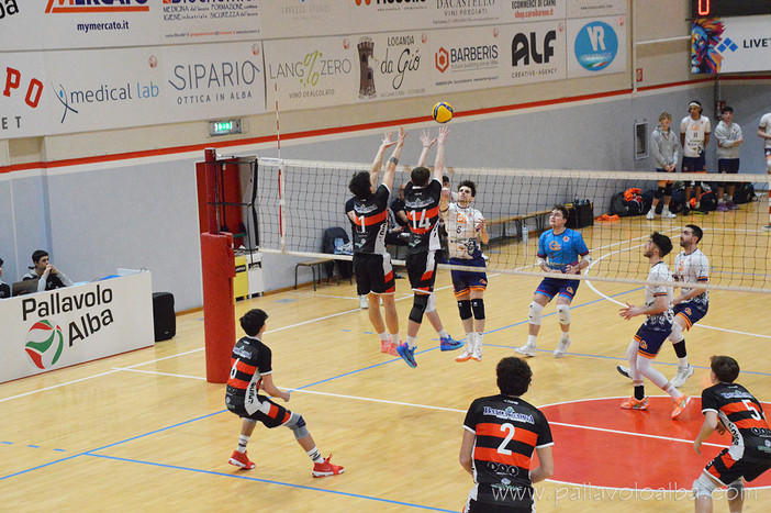 VOLLEY / Serie D: il Mercatò Alba cade 0-3 con il Chisola al PalaLanghe VOLLEY / Serie D: il Mercatò Alba cade 0-3 con il Chisola al PalaLanghe