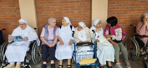 Alcuni momenti del pellegrinaggio dei cottolenghini al Santuario Regina Pacis di Fontanelle Alcuni momenti del pellegrinaggio dei cottolenghini al Santuario Regina Pacis di Fontanelle