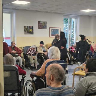 A Bra il Carnevale che abbatte le barriere: la RSA Montepulciano celebra la festa con tutto il cuore