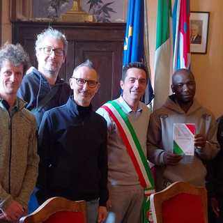 Valdieri dà il benvenuto a Tchatikpi Taleb: da oggi è cittadino italiano
