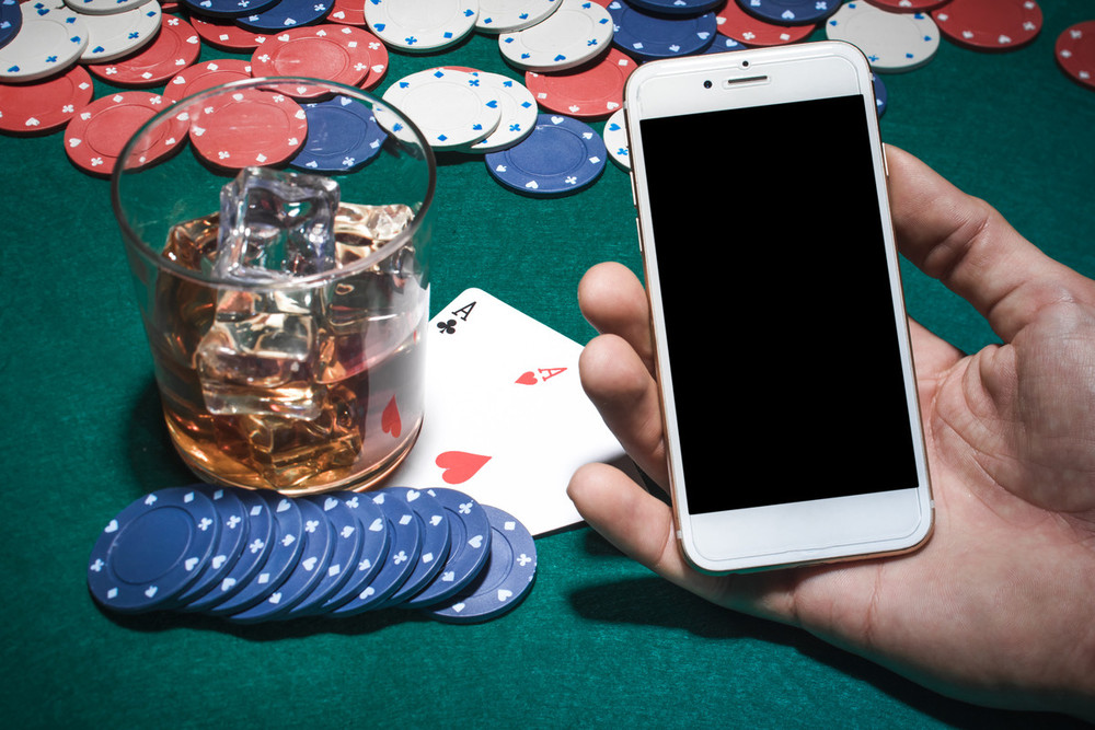 Il prezzo del divertimento, nel Cuneese si è speso più di 1 miliardo di euro per il gioco: poker on line, burraco e puzzle il settore dove si tenta di più la fortuna