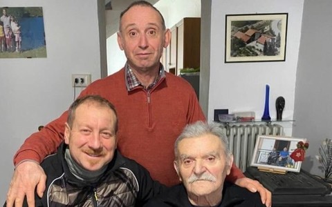 La foto del post Instagram della corale "Gat Ross", in ricordo di Giovanni Ferrero, loro presidente scomparso