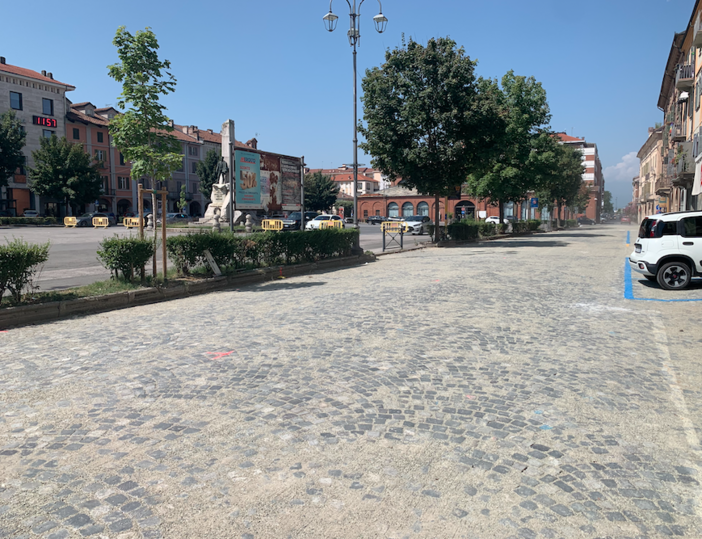 Savigliano, lavori terminati in piazza del Popolo Savigliano, lavori terminati in piazza del Popolo