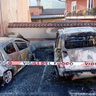 Le auto andate a fuoco