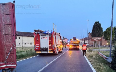 Scontro tra due veicoli sulla Statale 28 a Trinità