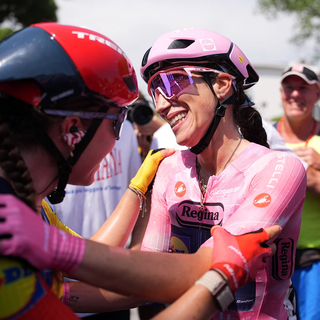 Elisa Balsamo con la maglia rosa, nel maggio scorso