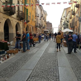 A Fossano nuova tappa del “Mercatino dell’antiquariato e del collezionismo”: appuntamento a domenica 19 luglio