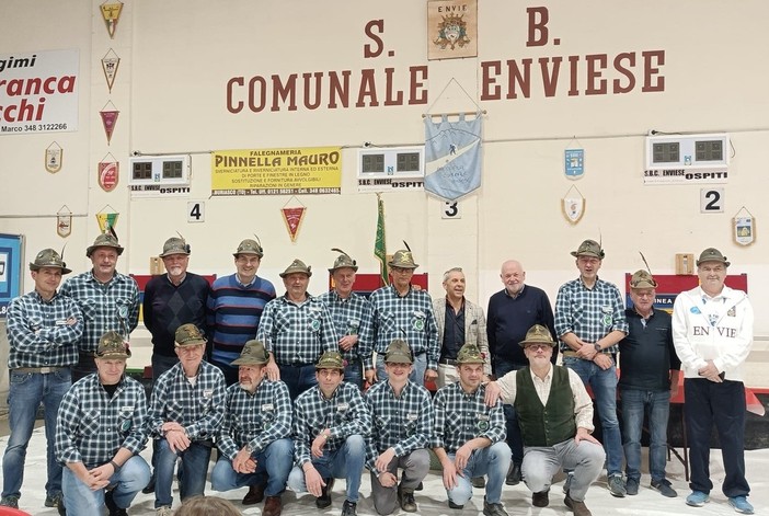Gli Alpini di Envie festeggiano 70 anni di storia Gli Alpini di Envie festeggiano 70 anni di storia