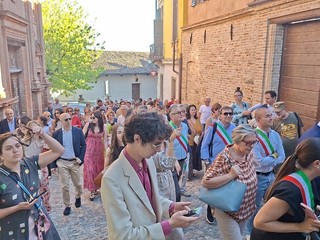 Nelle foto alcuni momenti della partecipata doppia inaugurazione Nelle foto alcuni momenti della partecipata doppia inaugurazione
