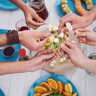 LILT Cuneo porta la prevenzione a tavola: apericena benefico all'Alberghiero di Mondovì LILT Cuneo porta la prevenzione a tavola: apericena benefico all'Alberghiero di Mondovì