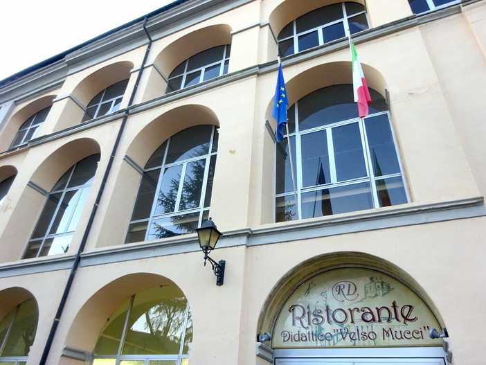 Il Velso Mucci di Bra riparte dal miele: gli studenti protagonisti della cena di gala di Amél’Amèl a Sommariva del Bosco