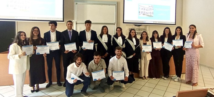 Cuneo, applausi per i laureati da 110 e lode al Campus di Management ed Economia