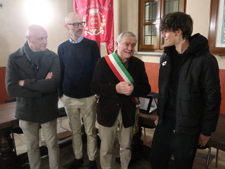 Alcuni momenti della cerimonia tenuta in municipio a Caramagna