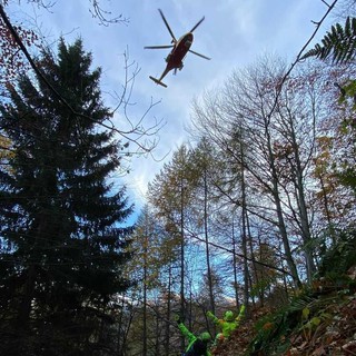 L'intervento per il recupero del cacciatore infortunato