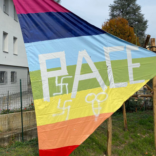 Vandalizzata la bandiera della pace in parrocchia Santa Margherita