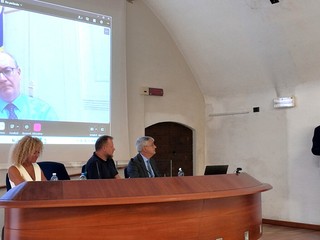 Nelle foto alcuni momenti della presentazione Nelle foto alcuni momenti della presentazione