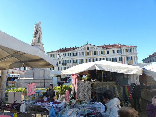 Cuneo, modifiche alla viabilità per mercato del “martedì grasso”