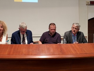 Nelle foto alcuni momenti della presentazione Nelle foto alcuni momenti della presentazione