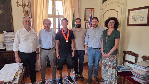 La Giunta comunale di Bra incontra il giovane campione europeo Thomas Corigliano La Giunta comunale di Bra incontra il giovane campione europeo Thomas Corigliano