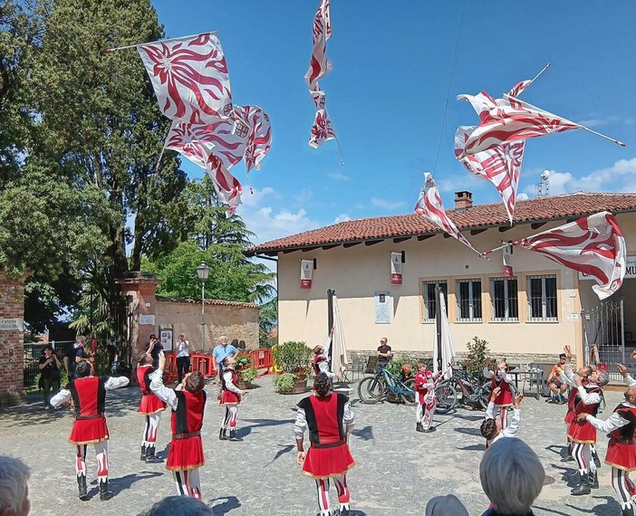 I locali comunali in piazza Canonico Don Borgna a Verduno