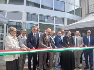 Barge, momenti della inaugurazione della palestra dell'istituto alberghiero "Giolitti Paire" Barge, momenti della inaugurazione della palestra dell'istituto alberghiero "Giolitti Paire"