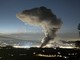 L'alta colonna di fumo alzatasi dall'edificio in zona Parco Tanaro (foto Michael Bianco) L'alta colonna di fumo alzatasi dall'edificio in zona Parco Tanaro (foto Michael Bianco)