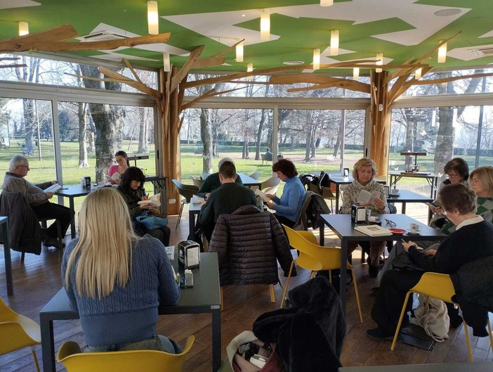 “Poesie a colazione”: a Cuneo quinta edizione per la Giornata Mondiale della Poesia