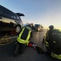 Soccorritori al lavoro nel tratto teatro dell'incidente