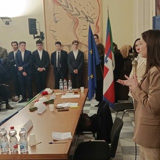 Saluzzo: grande successo per l'incontro "Istruzione e formazione" con Elena Chiorino Saluzzo: grande successo per l'incontro "Istruzione e formazione" con Elena Chiorino