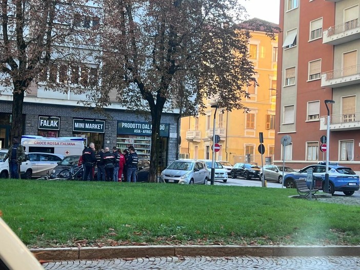 Lite degenera, uomo ferito con una testata in centro a Cuneo Lite degenera, uomo ferito con una testata in centro a Cuneo