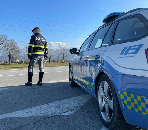 Polizia di Stato in piazza Virginio a Cuneo per insegnare il primo soccorso ai ragazzi