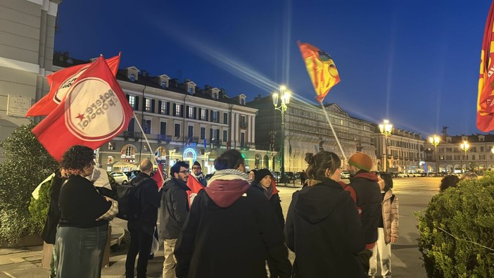 Cuneo: Potere al Popolo e USB festeggiano il No al referendum [FOTO]