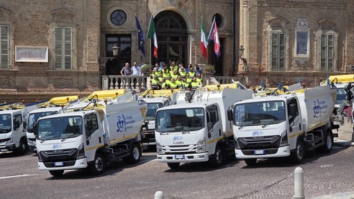 Nel pomeriggio di martedì 23 giugno 2026, davanti alla casa comunale, svelati i nuovi mezzi tecnologicamente all'avanguardia di Str. Nel pomeriggio di martedì 23 giugno 2026, davanti alla casa comunale, svelati i nuovi mezzi tecnologicamente all'avanguardia di Str.