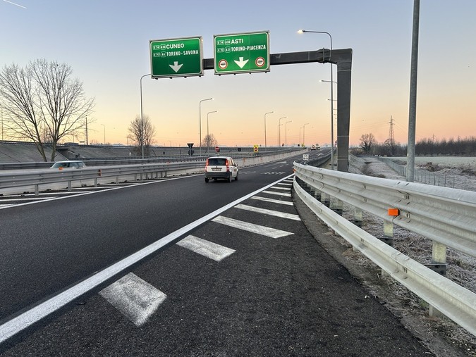 L'ingresso della A33 da Castagnito