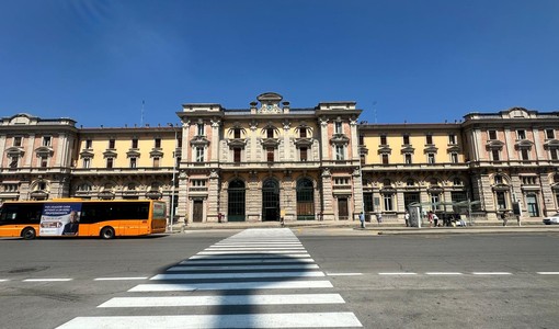 Stazione di Cuneo e strisce pedonali buie, Serale risponde: “Parte di un progetto Rfi più ampio che attendiamo”