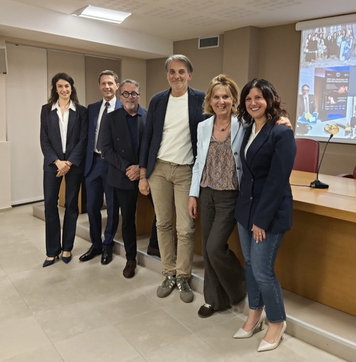 Nella foto di gruppo, da sinistra: Daniela Ferrero, sales & project manager di Langhe Experience, il direttore Aca Fabrizio Pace, il past president del Consorzio Turistico Langhe Monferrato Roero Ferruccio Ribezzo accanto al nuovo presidente Bruno Viberti, la presidente del Consorzio Piccole Strutture Ricettive Raffaella Pittatore e Chiara Bergadano, marketing manager di Langhe Experience. Nella foto di gruppo, da sinistra: Daniela Ferrero, sales & project manager di Langhe Experience, il direttore Aca Fabrizio Pace, il past president del Consorzio Turistico Langhe Monferrato Roero Ferruccio Ribezzo accanto al nuovo presidente Bruno Viberti, la presidente del Consorzio Piccole Strutture Ricettive Raffaella Pittatore e Chiara Bergadano, marketing manager di Langhe Experience.