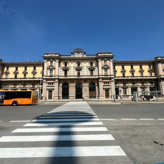 Stazione di Cuneo e strisce pedonali buie, Serale risponde: “Parte di un progetto Rfi più ampio che attendiamo”