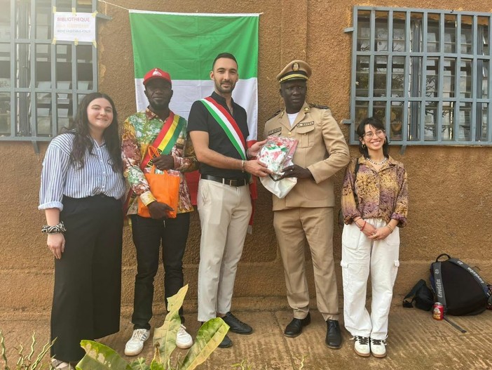 Alberto Galleano durante il sopralluogo in Guinea