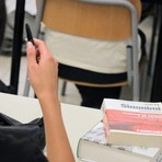Maturità 2026: mezzo milione di studenti alle prese con Pavese, Brancati, assemblea costituente e temi di attualità