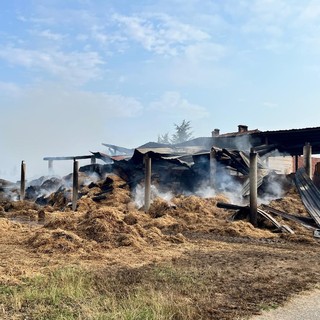 Lo stabile interessato dall'incendio